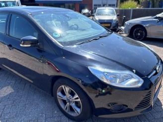 skadebil auto Ford Focus  2013/12