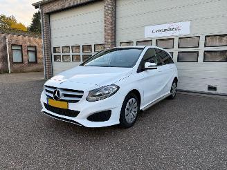 damaged passenger cars Mercedes B-klasse 220d Ambition Automaat Navi 120216 Km NAP ! 2020/1