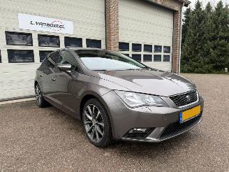 Damaged car Seat Leon 1.2 TSI Style Automaat Navi Clima Cruise 2015/10