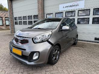 Schadeauto Kia Picanto 1.2 CCVT Comfort Pack Automaat Airco 55888 Km NAP ! 2011/9
