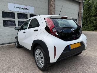 krockskadad bil auto Toyota Aygo X 1.0 VVT-i MT Airco Cruise 13964 Km NAP ! 2023/12