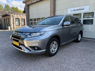 krockskadad bil auto Mitsubishi Outlander 2.4 PHEV Pure Navi Clima Cruise 89684 Km NAP ! 2021/12