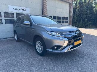 Mitsubishi Outlander 2.4 PHEV Pure Navi Clima Cruise 89684 Km NAP ! picture 2