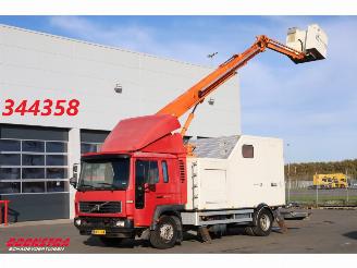 begagnad bil vrachtwagen Volvo FL 220 Hubarbeitsbuhne Custers T200 18T 2003/5