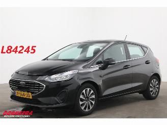 Vaurioauto  passenger cars Ford Fiesta 1.0 EcoBoost Hybrid Titanium Navi Clima Cruise PDC 2022/4