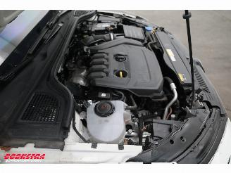 Volkswagen Golf 1.5 eTSI DSG R-Line Virtual ACC Navi Camera LRHZ picture 9