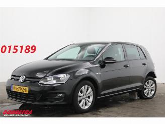skadebil auto Volkswagen Golf 1.0 TSI Comfortline Navi Clima Cruise Camera PDC AHK 74.205 km! 2017/1