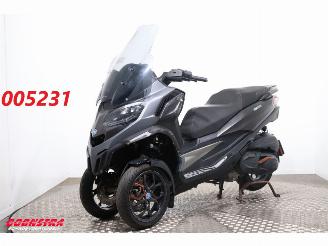 Schade motor Piaggio  MP3 530 HPE Exclusive ABS Camera 4.804 km! 2022/12