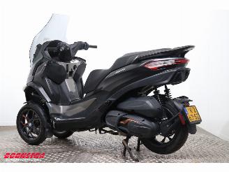 Piaggio  MP3 530 HPE Exclusive ABS Camera 4.804 km! picture 4