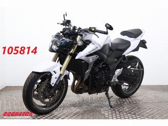 krockskadad bil motor Suzuki  GSR 750 ABS 2013/10