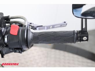 Suzuki  GSR 750 ABS picture 20