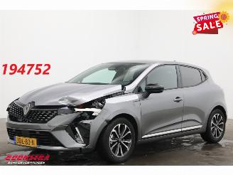 Schadeauto Renault Clio 1.6 E-Tech Full Hybrid 145 techno LED Navi Clima Cruise Camera 3.962 km! 2025/9