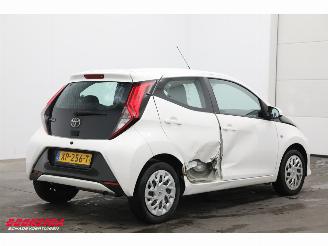 Toyota Aygo 1.0 VVT-i x-play Radio Bluetooth Airco Cruise Camera picture 3