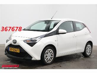 damaged passenger cars Toyota Aygo 1.0 VVT-i x-play Radio Bluetooth Airco Cruise Camera 2019/2