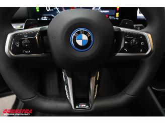 BMW 5-serie Touring 550e M-Sport xDrive Carbon HUD H/K ACC Memory 360° picture 26