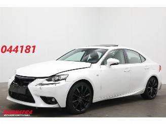 Coche accidentado Lexus IS 300h 25th Edition Orig. NL Schuifdak Leder Cruise Camera SHZ PDC 110.448 km! 2015/12