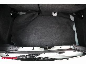 Volkswagen Polo 1.0 Cross Bluetooth Airco picture 9