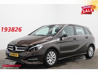 Schadeauto Mercedes B-klasse 180 7G-Tronic Ambition LED Navi Airco Cruise PDC AHK 117.853 km! 2017/3