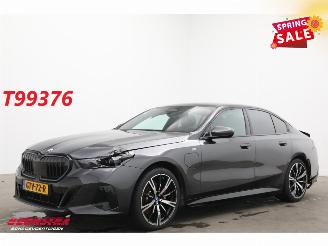Vaurioauto  passenger cars BMW 5-serie 530e M-Sport Pro Leder ACC H/K Camera SHZ 2024/12