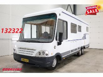 damaged campers Niesmann+Bischoff  Flair 2.8 JTD Solar TV Hefbed Dwarsbed Leder AHK 2004/7