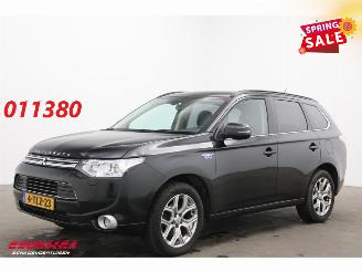 Unfallwagen Mitsubishi Outlander 2.0 PHEV Instyle 4WD Leder Schuifdak Navi Clima Cruise SHZ AHK 2014/3
