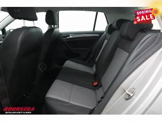 Volkswagen Golf 1.6 TDI Trendline BlueMotion Navi Bluetooth Airco Cruise picture 9