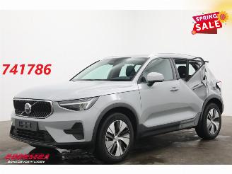 krockskadad bil auto Volvo XC40 2.0 B3 Core LED Leder Apple/Android Camera SHZ LRHZ 9.766 km! 2025/12