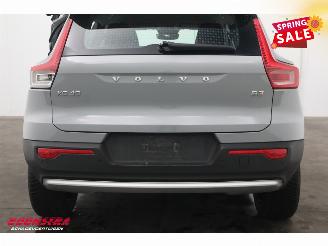 Volvo XC40 2.0 B3 Core LED Leder Apple/Android Camera SHZ LRHZ 9.766 km! picture 10