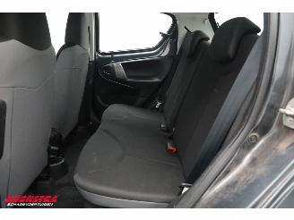 Toyota Aygo 1.0 VVT-i Now 5-DRS Navi Airco 96.456 km! picture 18