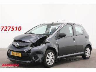Vaurioauto  passenger cars Toyota Aygo 1.0 VVT-i Now 5-DRS Navi Airco 96.456 km! 2013/9