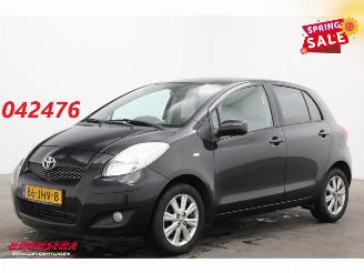 Gebrauchtwagen PKW Toyota Yaris 1.3 VVTi Executive 5-DRS Clima PDC AHK 178.940 km! 2009/6