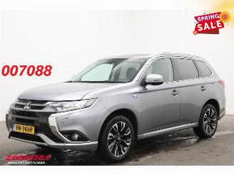 occasion passenger cars Mitsubishi Outlander 2.0 PHEV Executive Edition 4X4 Navi Clima Cruise Camera SHZ PDC AHK 2015/12