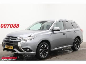 Gebrauchtwagen PKW Mitsubishi Outlander 2.0 PHEV Executive Edition 4X4 Navi Clima Cruise Camera SHZ PDC AHK 2015/12