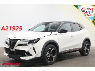 uszkodzony samochody osobowe Alfa Romeo Junior 1.2 Turbo Hybrid Ibrida Speciale LED ACC Massage Camera SHZ 2025/4