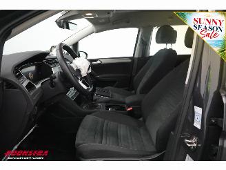Volkswagen Touran 2.0 TDI 150 PK DSG Navi Clima Cruise SHZ PDC picture 17