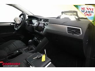 Volkswagen Touran 2.0 TDI 150 PK DSG Navi Clima Cruise SHZ PDC picture 14