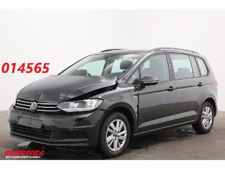 Voiture accidenté Volkswagen Touran 2.0 TDI 150 PK DSG Navi Clima Cruise SHZ PDC 2023/8