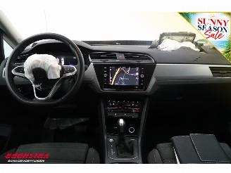 Volkswagen Touran 2.0 TDI 150 PK DSG Navi Clima Cruise SHZ PDC picture 15