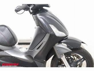 Piaggio  350 Beverly Sport ABS picture 16