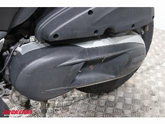 Piaggio  350 Beverly Sport ABS picture 15