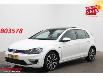 skadebil auto Volkswagen Golf 1.4 TSI GTE Pano LED Leder Navi Clima Cruise Camera SHZ PDC 2015/4