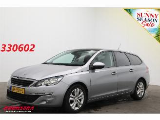Vaurioauto  passenger cars Peugeot 308 SW 1.6 BlueHDI Executive Pack Pano Navi Clima Cruise Camera PDC AHK 2015/12