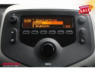 Peugeot 108 1.0 e-VTi Blue Lion Bluetooth Airco 16.397 km! picture 22