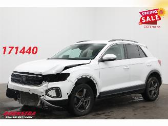 Coche accidentado Volkswagen T-Roc 1.5 TSI DSG Life Edition LED ACC Virtual Navi Clima SHZ PDC 2024/10