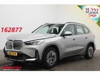 Schadeauto BMW iX1 xDrive30 67 kWh LED ACC Apple/Android Camera SHZ 2025/1