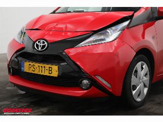 Toyota Aygo 1.0 VVT-i x-play Aut. Bluetooth Airco Cruise Camera picture 12