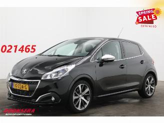 uszkodzony samochody osobowe Peugeot 208 1.2 PureTech Aut. Première Pano Navi Clima Cruise Camera 29.828 km! 2016/2