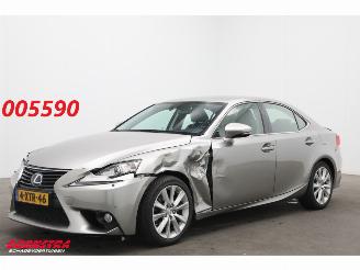 Damaged car Lexus IS 300h Business Line Pro Leder Navi Clima Cruise Camera SHZ PDC 2014/10
