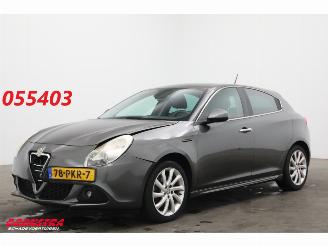 damaged passenger cars Alfa Romeo Giulietta 1.4 T Distinctive Bluetooth Clima Cruise 2011/2