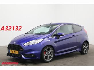 Vaurioauto  passenger cars Ford Fiesta 1.6 ST2 Clima Cruise Navi PDC LMV 2014/12